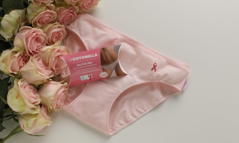 Cotonella, uno slip special edition per aiutare la ricerca scientifica contro il tumore al seno