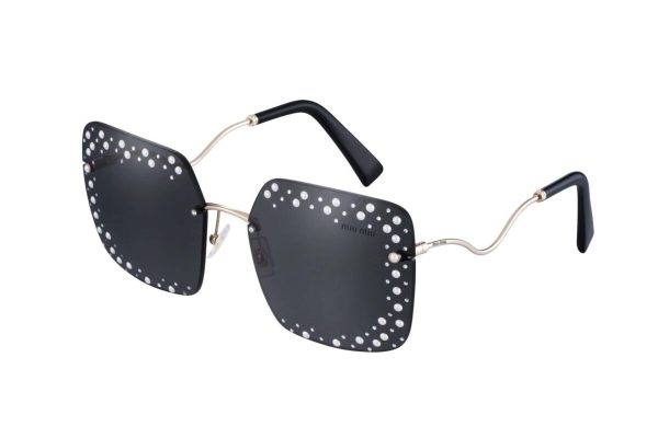 I nuovi occhiali di Miu Miu Eyewear collezione autunno-inverno 2020-2021