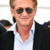 Sean Penn indossa occhiali Ray-Ban Aviator