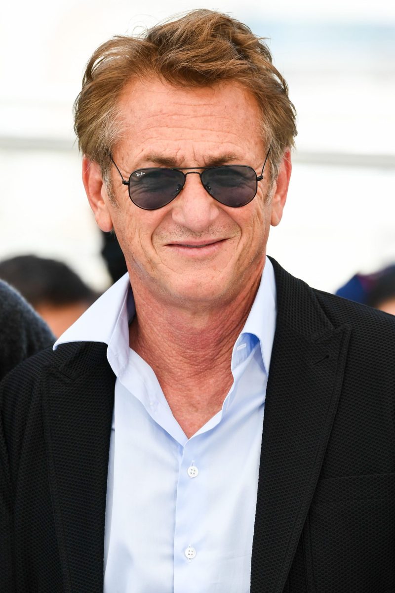 Sean Penn indossa occhiali Ray-Ban Aviator