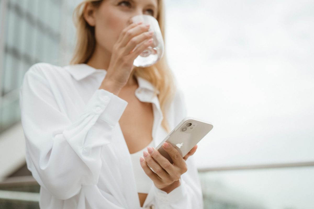 Da Waterdrop Microdink, i vitaminici cubetti da sciogliere in acqua, una  app per bere di più e sei consigli di idratazione - La Voce dei Brand