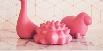 Anilamaletti d'arredo Calligaris Special Edition Pink Project a sostegno di LILT per la prevenzione del tumore al seno donna Pecora_Riccio_Oca_Pink 3