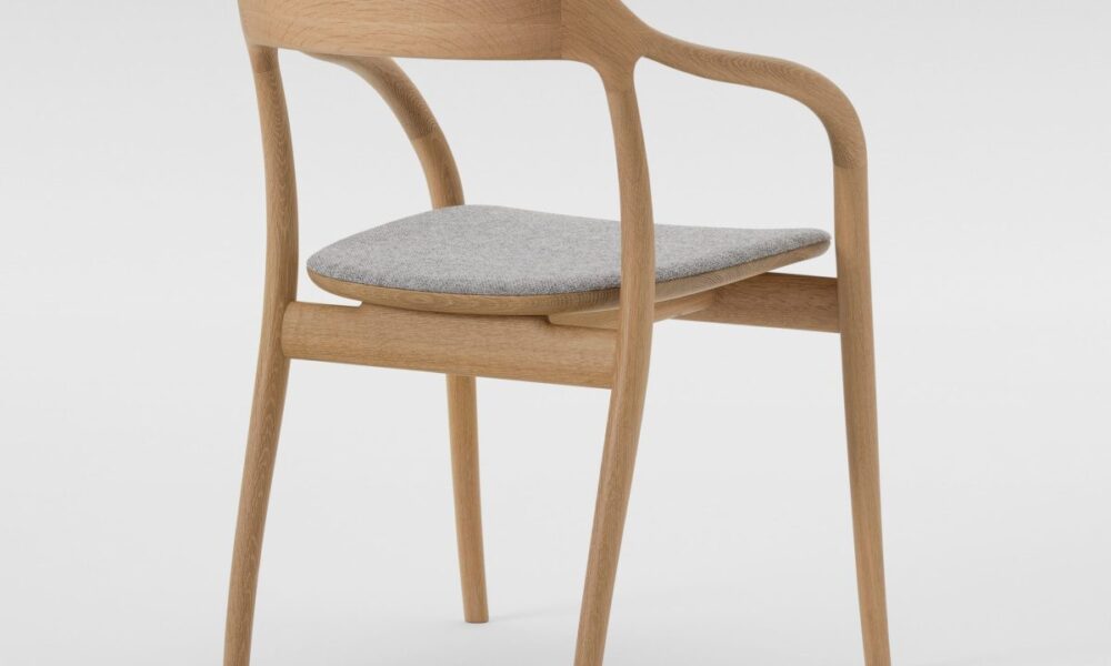 nuova sedia imbottita Yako di Maruni collection 2021