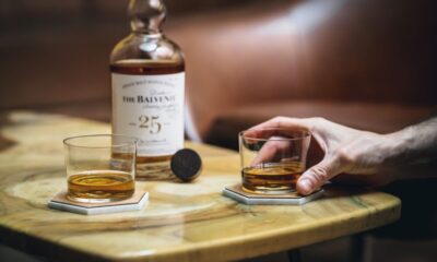 Il nuovo whisky The Balvenie_Twenty Five_2 Tumblers and bottle