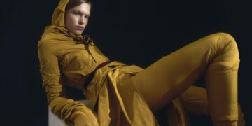 Abbigliamento femminile collezione Romeo Gigli AI 2022-2023