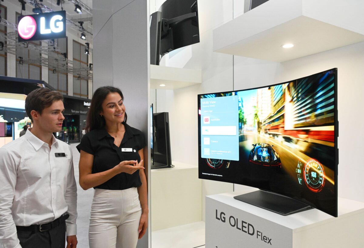 Tv Oled pieghevole LG booth_OLED IFA 2022, LG Electronics
