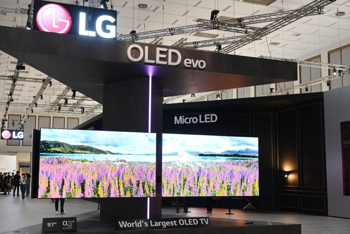Tv oled da 97 pollici allo stand LG IFA 2022, LG Electronics 