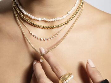 Catene e anelli in argento 925 placcato oro con zirconi e perle naturali_Medusa Gioielli @HOMI Fashion&Jewels-