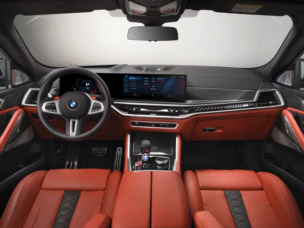 Gli interni della nuova BMW X6 M