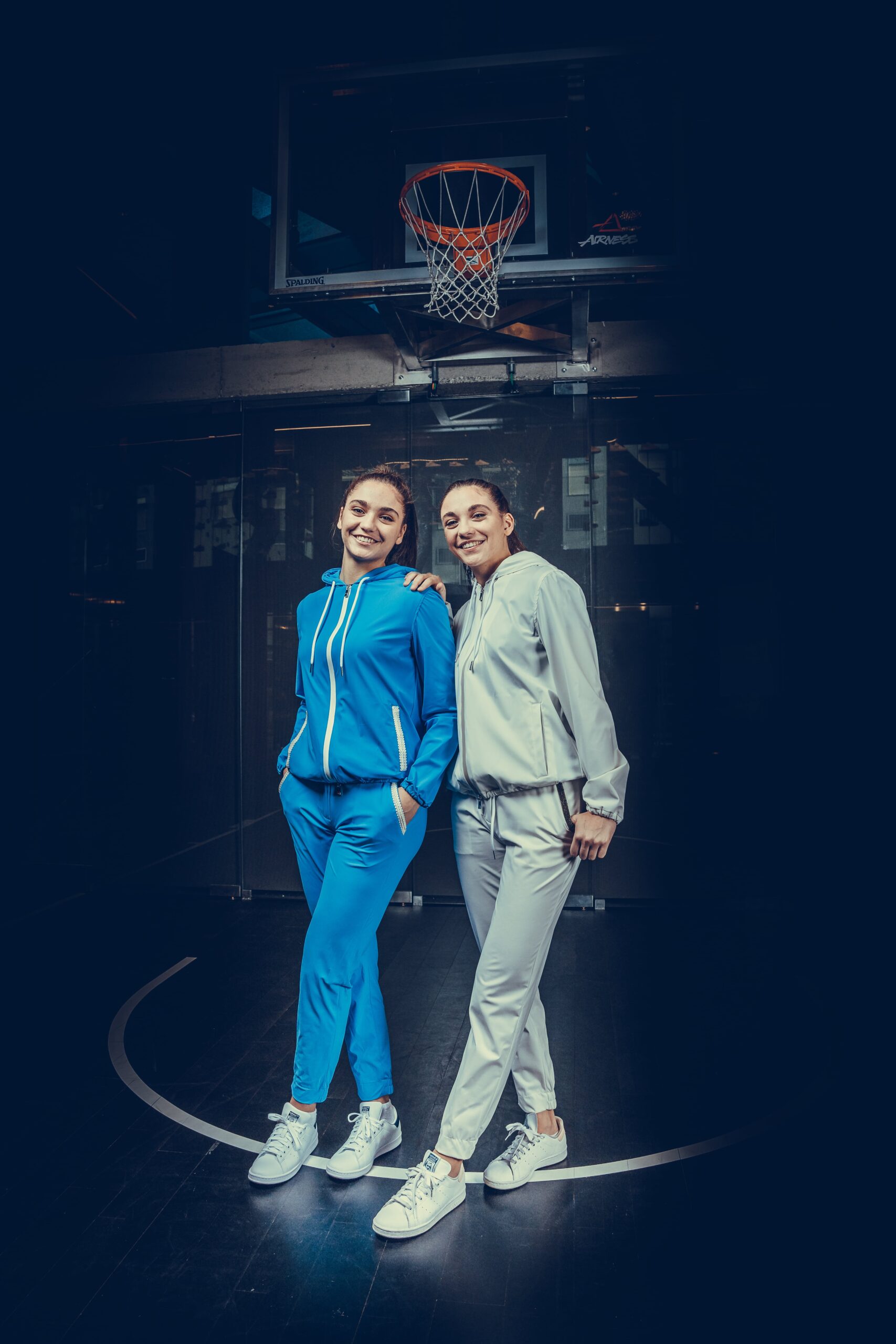 Le gemelle del Basket Villa indossano Tute Tombolini TMB RUNNING SS 23-