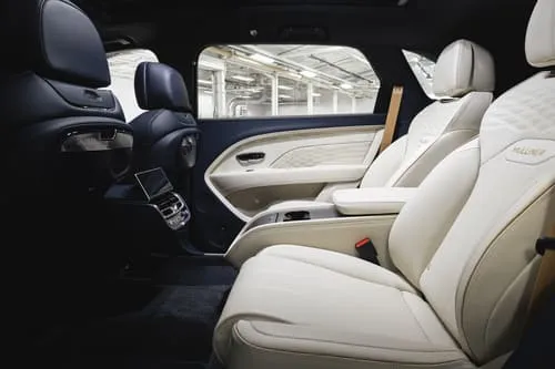 Bentley Bentayga EWB a Auto Cina 2024