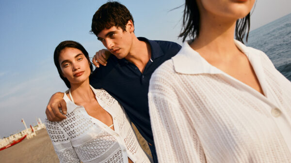 moda donna estate 2025 Falconeri, camicie traforate in crochet bianco