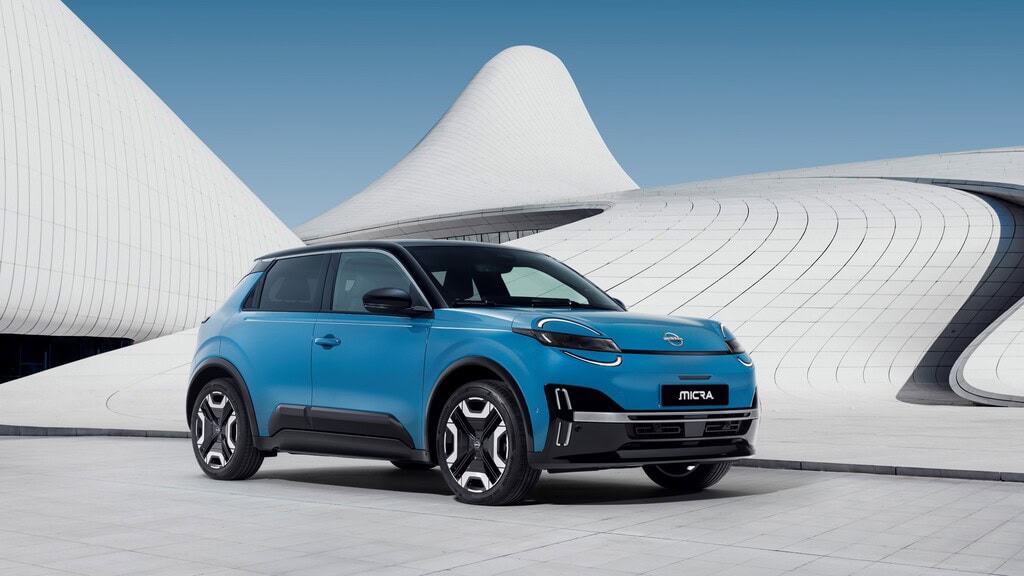 Nuova Nissan Micra elettrica 2025 foto esterni architettura moderna