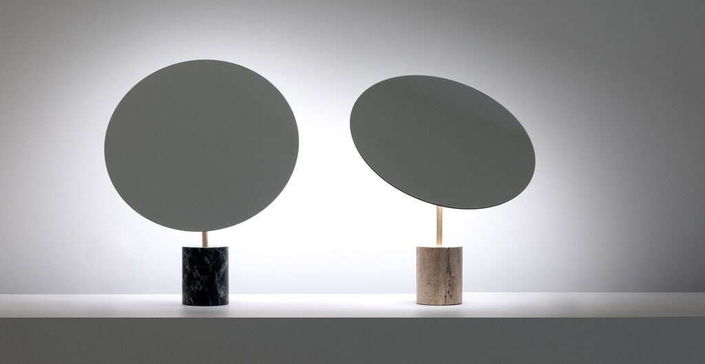 lampada da tavolo Calvino Davide Groppi 2025 in marmo Verde Alpi e travertino design moderno per soggiorno e studio