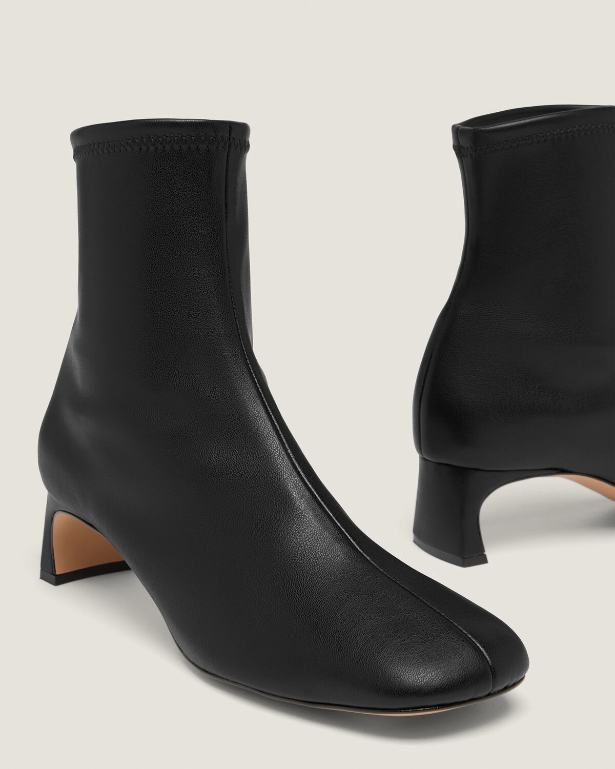 stivaletti donna autunno inverno 2025 2026 in pelle e camoscio Odissì Francoise