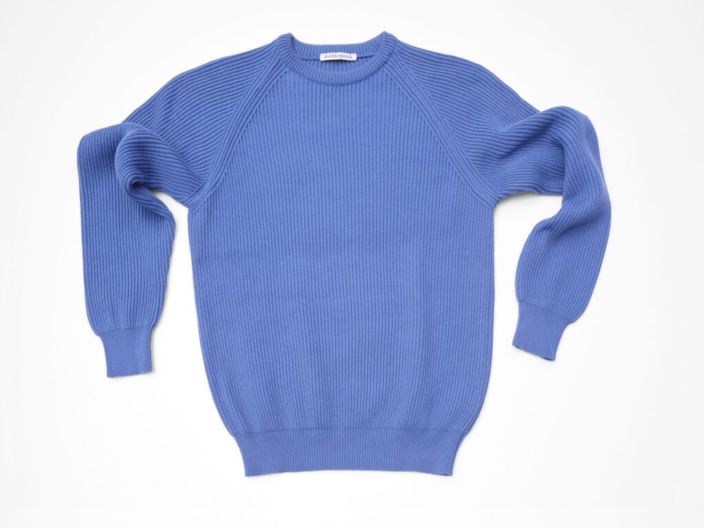 Maglione uomo blu a coste in cotone vergine, collezione primavera estate 2027 deNobiliaryParticle