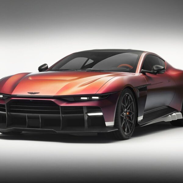 Aston Martin Valen vista tre quarti anteriore in colorazione Satin Andromeda Red