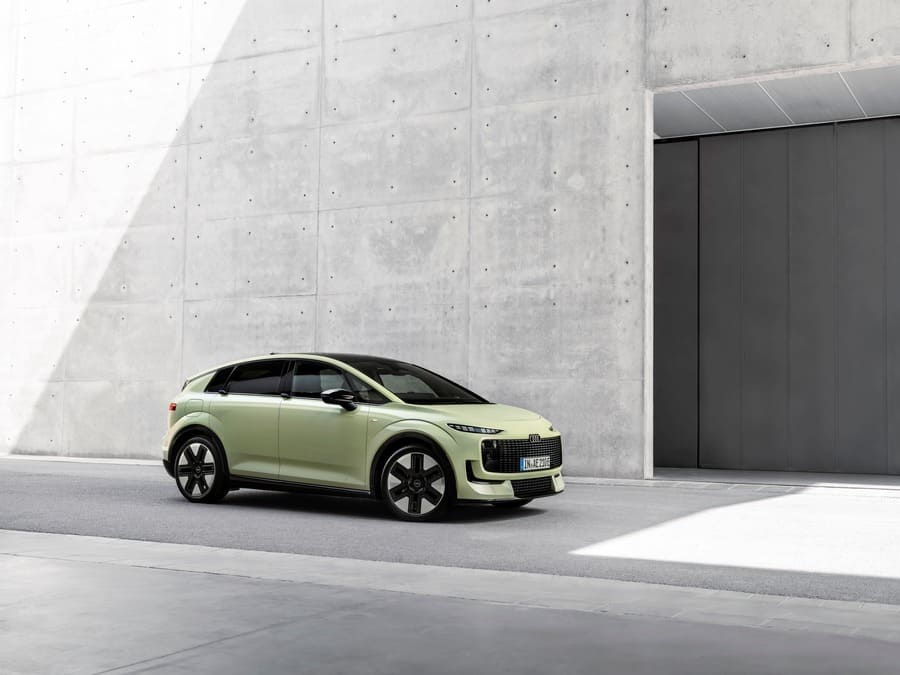 Audi A2 e-tron elettrica vista tre quarti anteriore