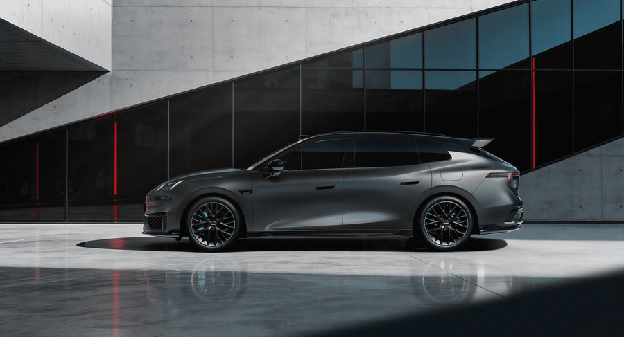 Vista laterale della Lynk & Co 07 GT nella configurazione cinese