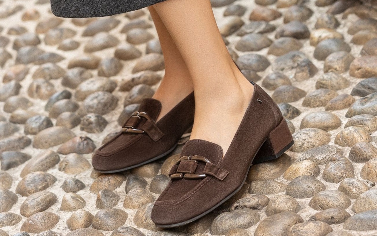 Iris, mocassino Stonefly in camoscio marrone con tacco basso