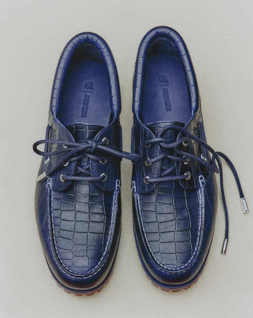 Paio di Timberland x Jacquemus Authentic Boat Shoe Navy Croc visto dall’alto